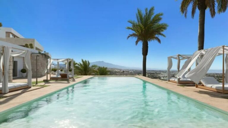 Apartment in Estepona - 1177000 EUR